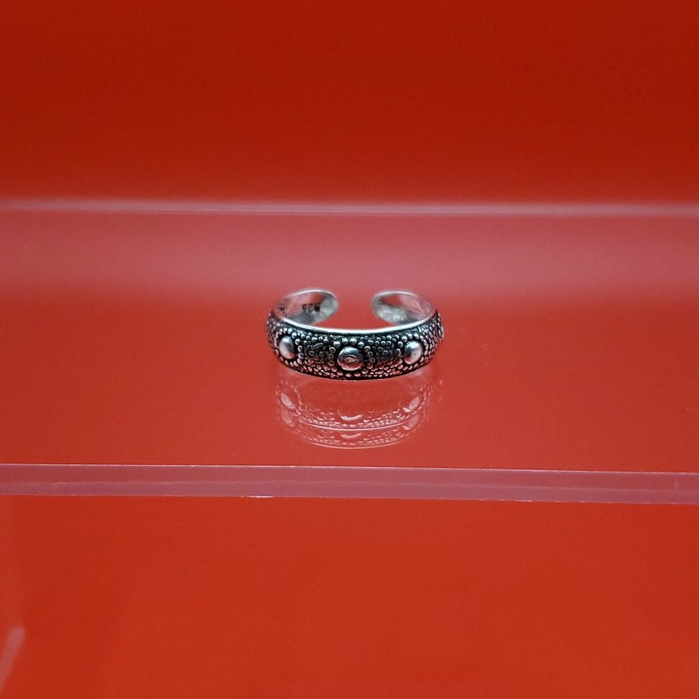 Size 4.25 925 Sterling Silver Cool Pattern Toe Ring